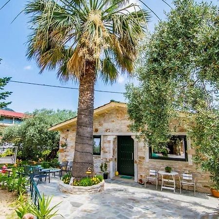 Вилла Kastro Stone House Скала-Потамиас Экстерьер фото