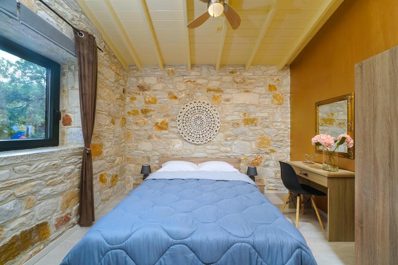 Вилла Kastro Stone House Скала-Потамиас Экстерьер фото